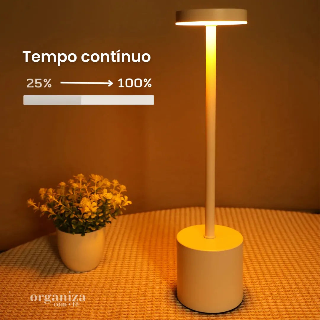 Luminária de Mesa LED com Design Minimalista - OCF