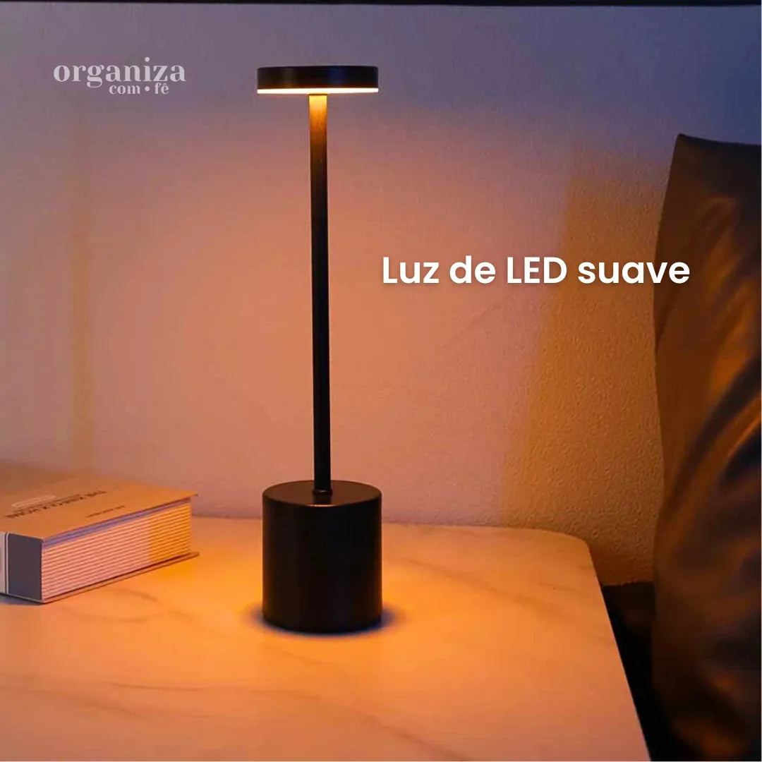 Luminária de Mesa LED com Design Minimalista - OCF